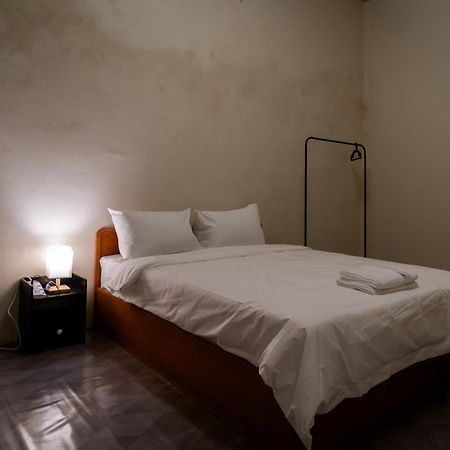 Aayu Pantai George Town Penang Hostel Exterior photo